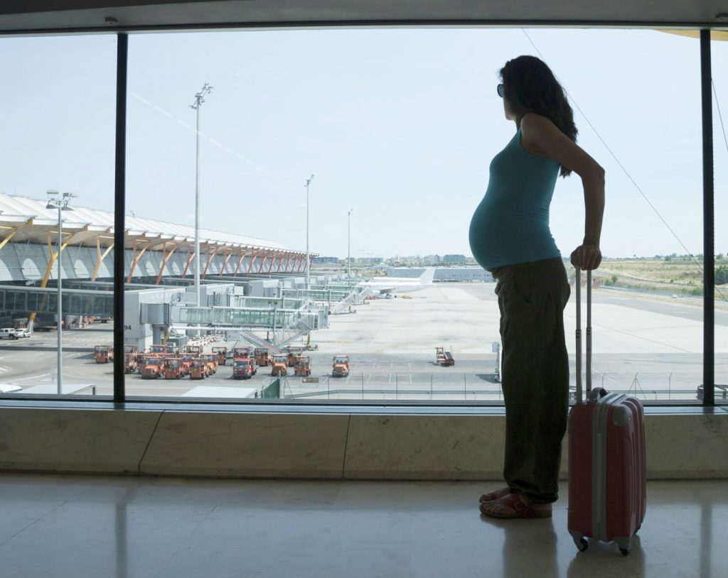 embarazada, avión, viajar, cuidados en el embarazo